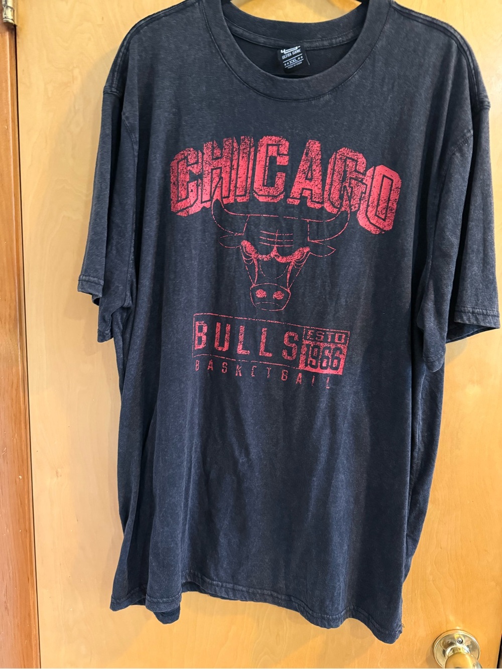 Aeropostale Black Chicago Bulls Graphic Tee with Red Print